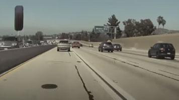 Tesla увернулась от колеса